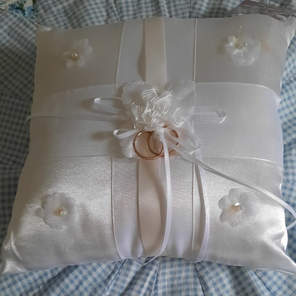 Wedding Dress Classic White Southern Sophisticated Flowy Sleeveless A Line - Picture 5 of 12